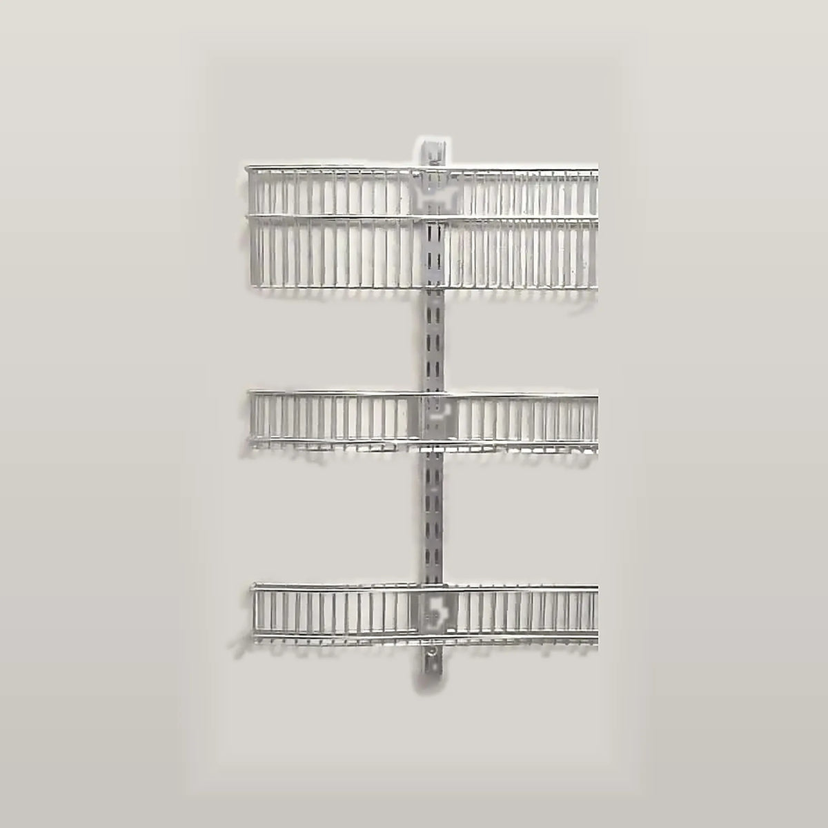 Elfa Tür- und Wand-Korbsystem – Furnica