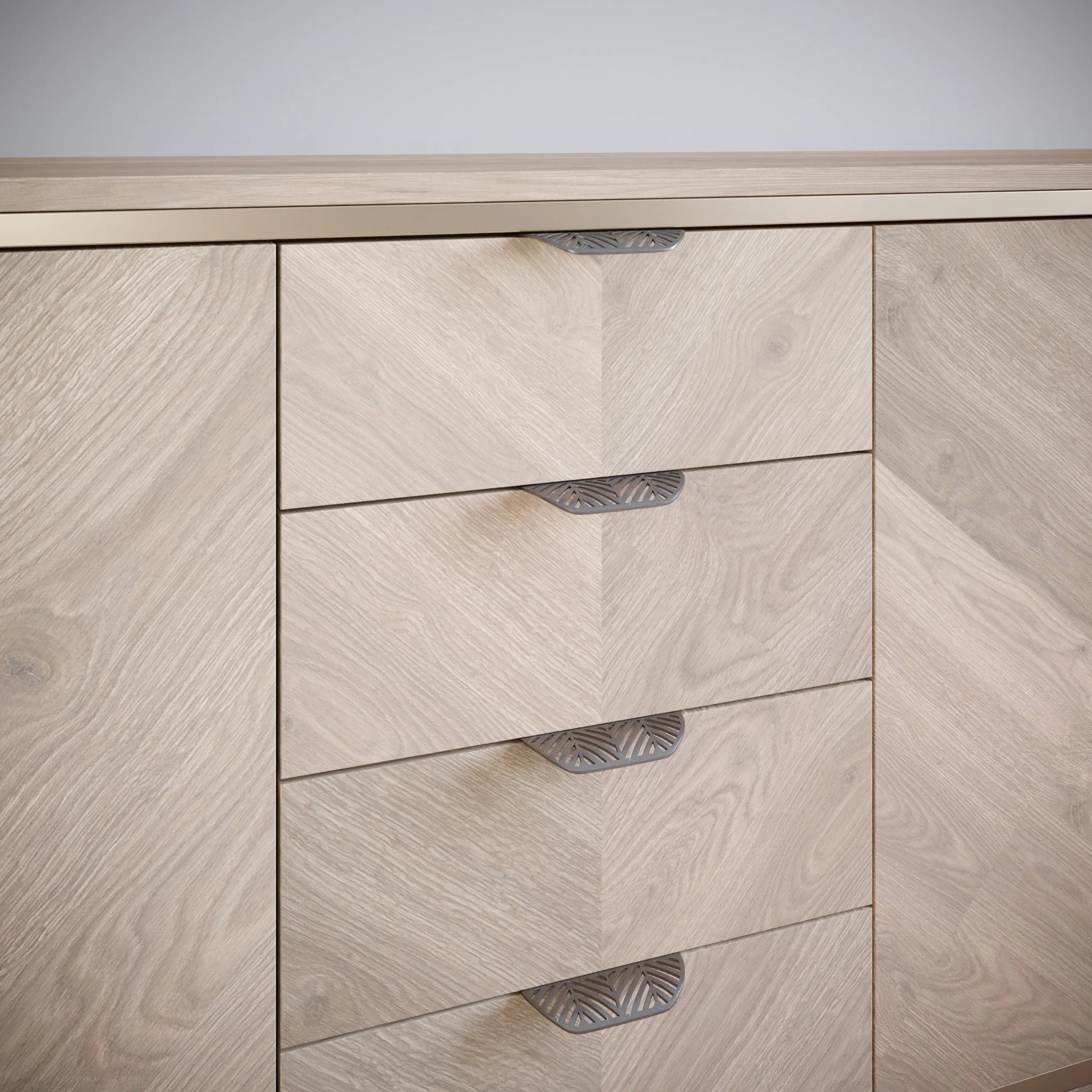 LEAF Edge Pull Möbelgriff 64mm (118mm Gesamtlänge) - Perlmutt Silber – Furnica